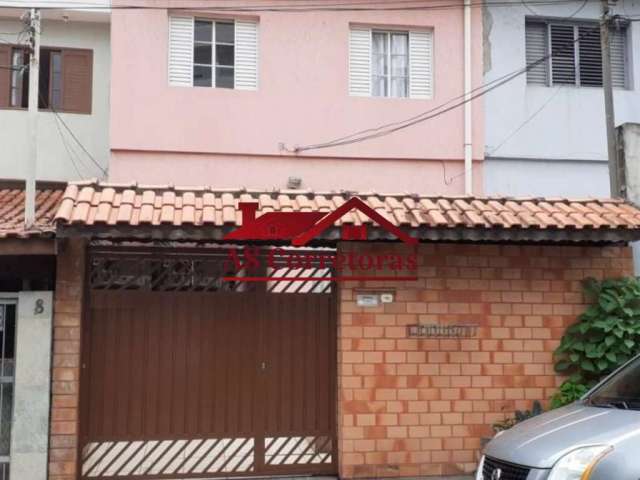 Casa assobradada na Vila Yara à venda.