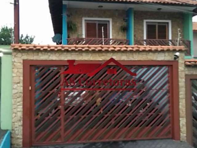 Casa à venda em Osasco-SP no bairro Jaguaribe: 3 quartos, 1 suíte, 1 sala, 3 banheiros, 4 vagas de garagem, 125m² de área.