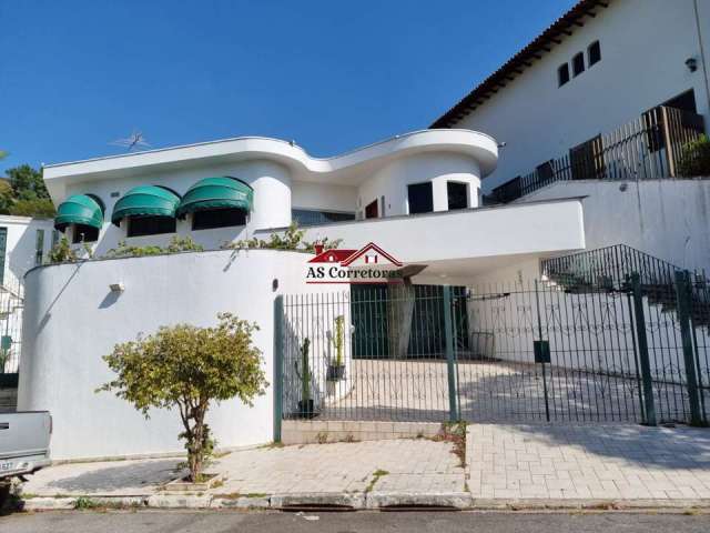 Excelente Casa à Venda no Parque dos Príncipes. Arquitetura moderna