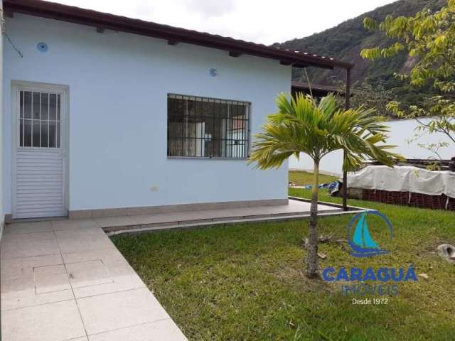 Casa nova em zona mista com amplo terreno 450m²