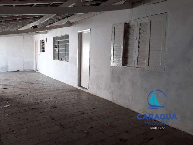 Casa tipo edícula à venda no bairro do Caputera, em Caraguatatuba