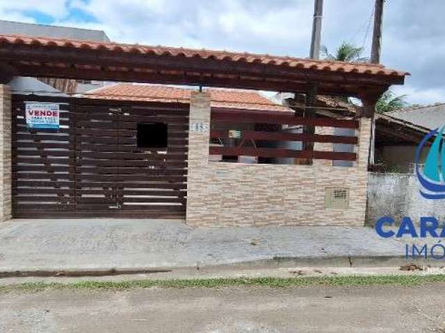 Casa com piscina em Condomínio Fechado à venda no bairro Massaguaçu, em Caraguatatuba