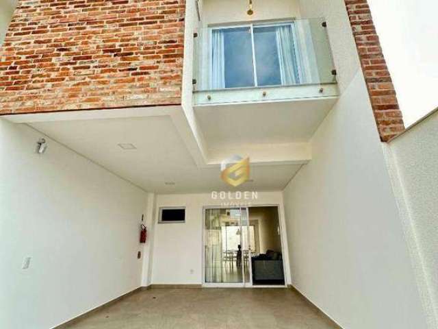 Sobrado com 2 Dormitórios à venda, 113 m² por R$ 850.000 - Mariscal - Bombinhas/SC