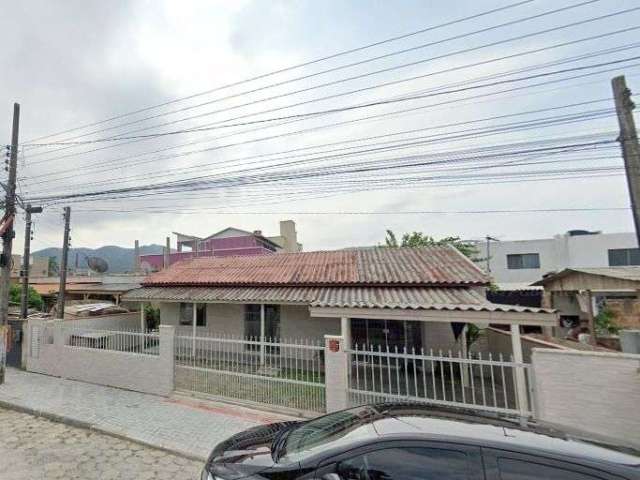 Oportunidade em itapema - casa ampla