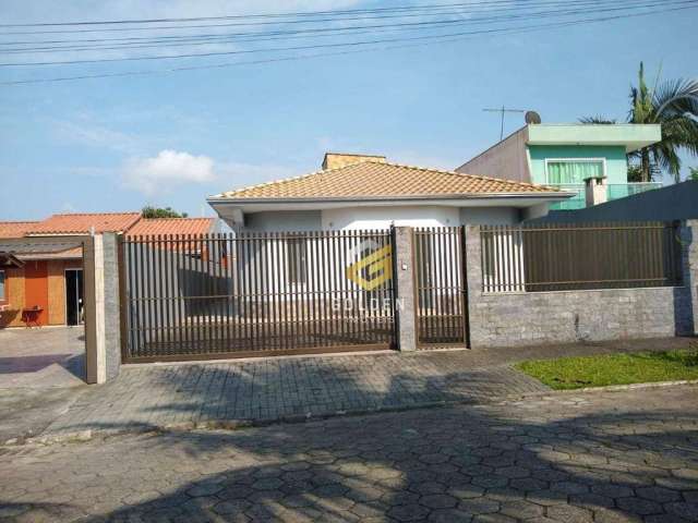 Casa com 3 dormitórios à venda, 140 m² por R$ 1.400.000,00 - São Francisco - Camboriú/SC