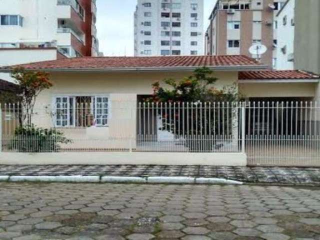 Casa com 4 dormitórios à venda,250.00 m , CENTRO, BALNEARIO CAMBORIU - SC