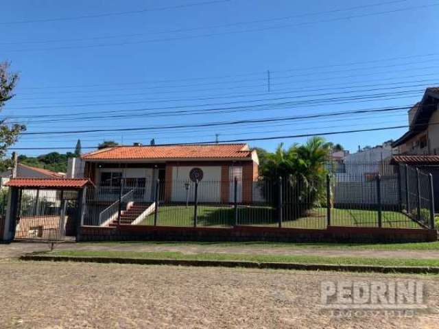 Casa com 4 quartos à venda na Vila Assunção, Porto Alegre  por R$ 1.990.000