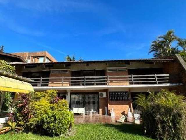 Casa com 3 quartos à venda na Vila Assunção, Porto Alegre  por R$ 2.800.000