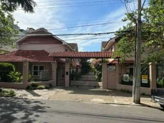 Casa em condomínio fechado com 3 quartos à venda na Tristeza, Porto Alegre  por R$ 750.000