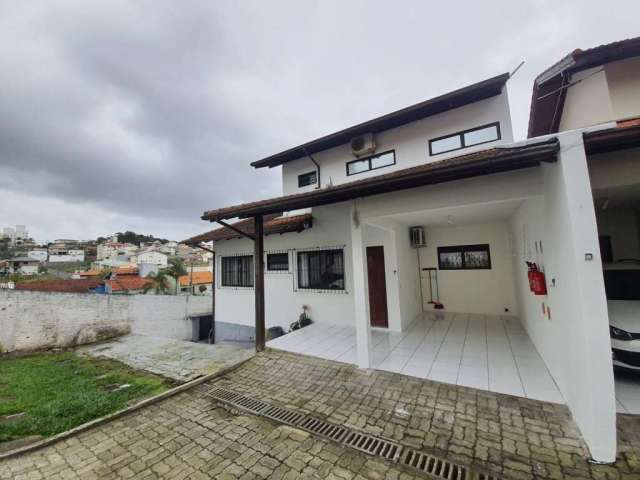 Casa em condomínio fechado com 4 quartos à venda na Rua Cristo Rei, 2908, Real Parque, São José por R$ 530.000