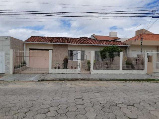 Casa com 3 quartos à venda na Noel Roda, 83, Roçado, São José por R$ 1.329.900