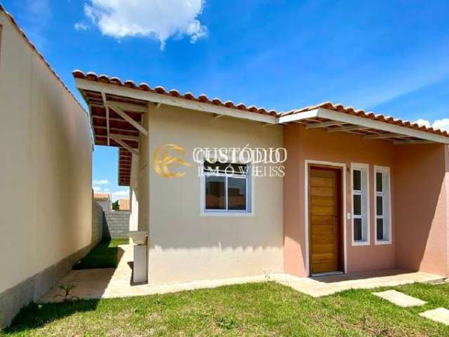 Casa em Condomínio à Venda em Sorocaba-SP, Bairro Cajuru do Sul: 2 Quartos, 2 Salas, 1 Banheiro, 2 Vagas, 47m².