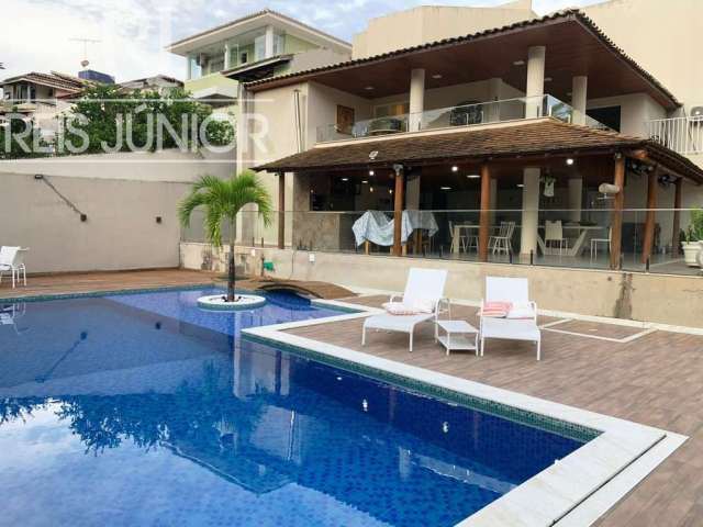 Excelente casa, 5 suítes, piscina e 1000 m² de terreno.