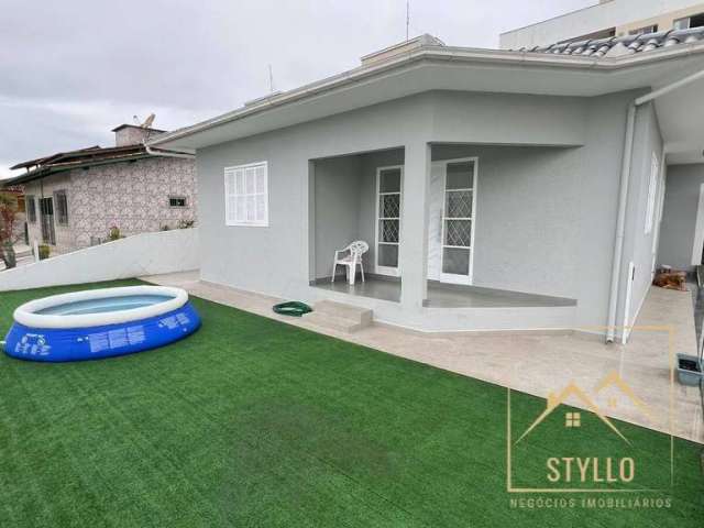 Excelente Casa com 3 dormitórios a venda, 200,00 m² Serraria São José SC