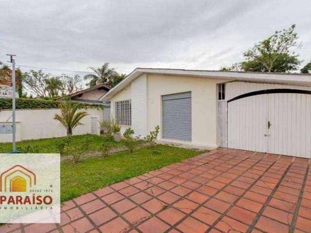 Ampla Casa Térrea para fins residenciais ou comerciais, com 04 salas e 06 vagas para locação no Jardim das Américas.