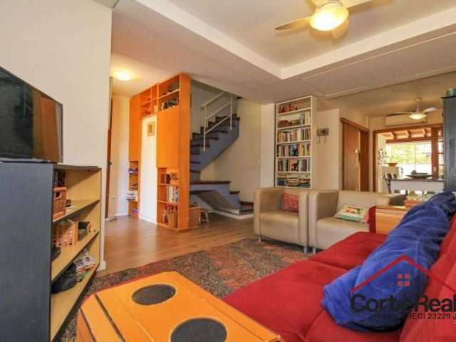 Casa com 4 quartos à venda na Avenida da Cavalhada, 6347, Cavalhada, Porto Alegre por R$ 520.000