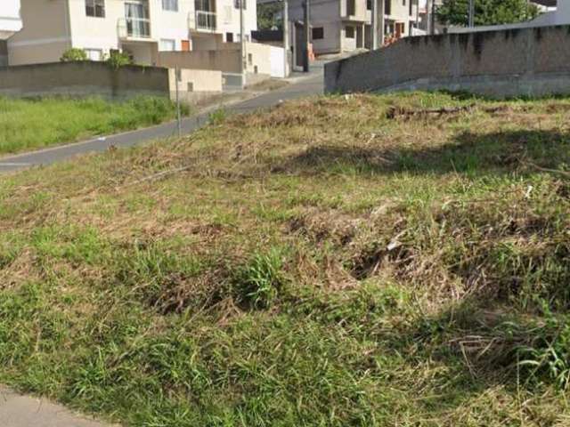 Terreno com 618m² em São José