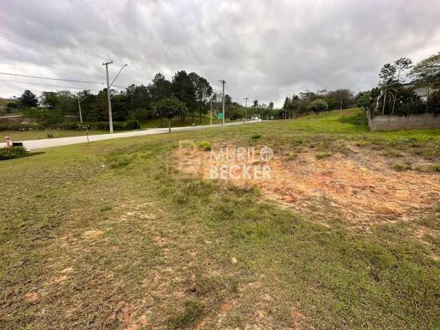 Terreno de 1350m² à venda no Cond. Recanto Santa Bárbara em Jambeiro