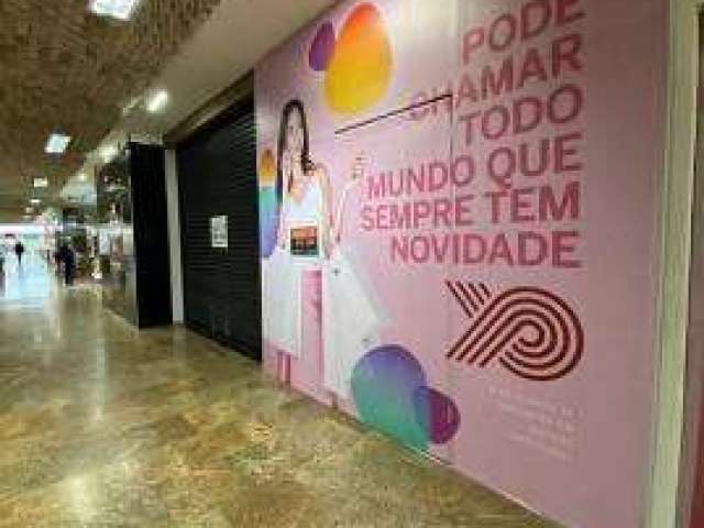 Loja no shopping balneário na praia do gonzaga.