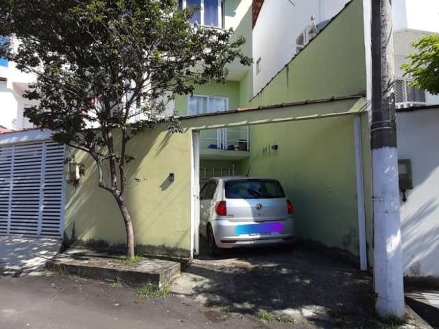 Excelente casa em rua fechada Oportunidade