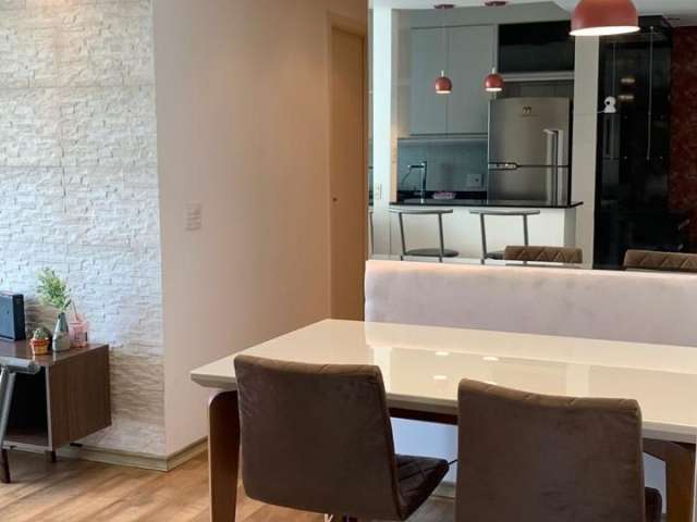 Apartamento bem localizado, com 57m² em andar alto