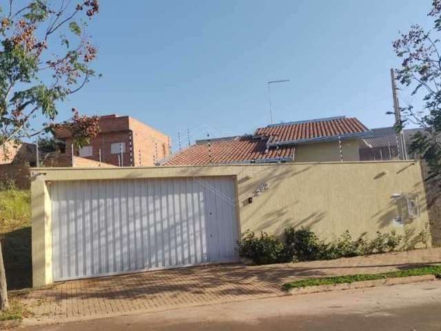 Casa com 2 quartos à venda na Rua Aramim Meirelles Neto, 292, Residencial Ravena, Araraquara, 141 m2 por R$ 450.000