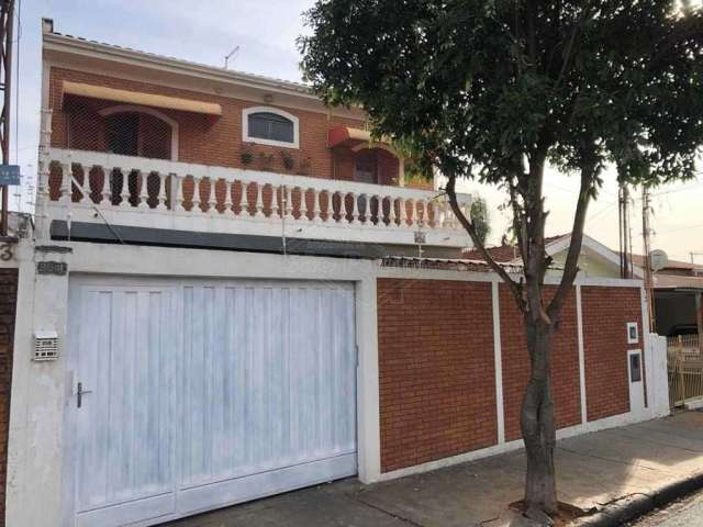 Casa com 5 quartos à venda na Rua Itália, 3541, Vila Yamada, Araraquara, 196 m2 por R$ 600.000