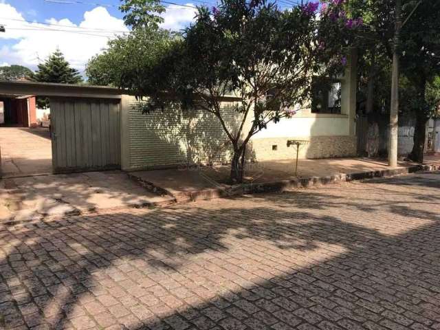 Casa com 3 quartos à venda na Rua Padre Duarte, 2800, Centro, Araraquara, 219 m2 por R$ 650.000