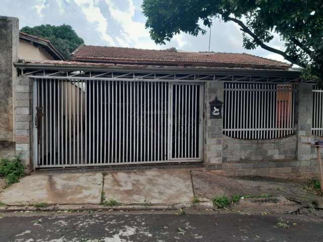 Casa com 3 quartos à venda na Rua José Pierobon, 239, Yolanda Opice, Araraquara, 174 m2 por R$ 300.000