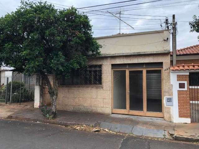 Casa com 2 quartos à venda na Rua Imaculada Conceição, 1052, Jardim do Carmo, Araraquara, 238 m2 por R$ 320.000