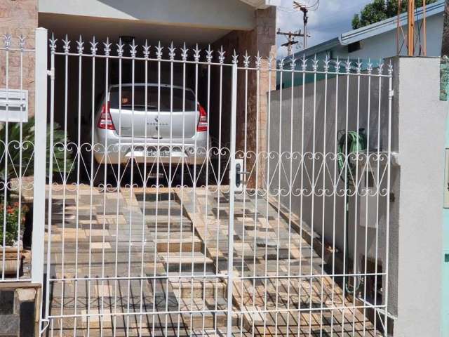 Casa com 3 quartos à venda na Avenida João Baptista Raia, 283, Vila Suconasa, Araraquara, 269 m2 por R$ 450.000