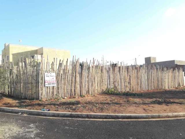 Terreno à venda na Avenida Candido Santos, Jardim dos Oitis, Araraquara por R$ 125.000