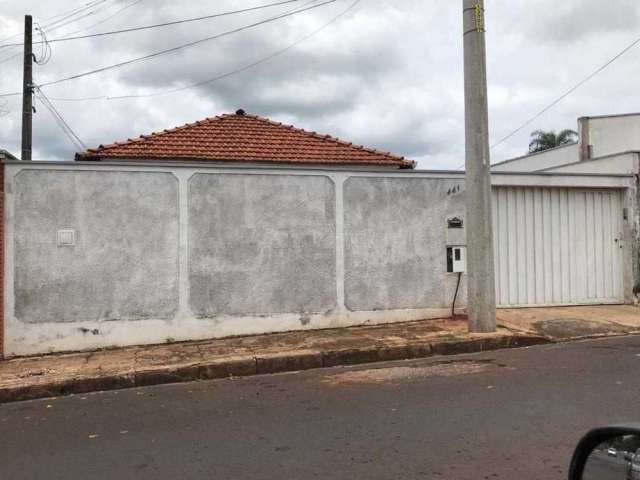 Casa com 4 quartos à venda na Avenida Antonio de Pádua Corrêa, 441, Centro, Araraquara, 165 m2 por R$ 430.000