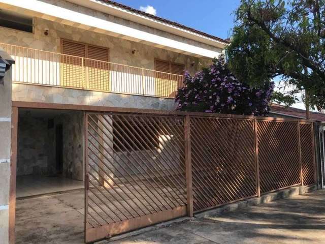 Casa com 4 quartos à venda na Avenida dos Ferroviários, 338, Vila Cidade Industrial (Vila Xavier), Araraquara, 251 m2 por R$ 650.000