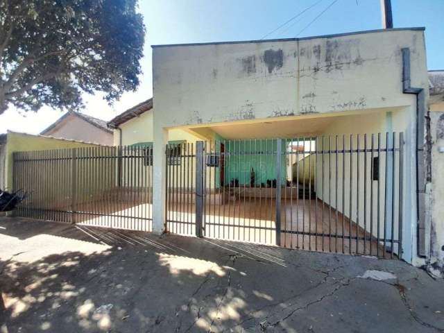 Casa com 3 quartos à venda na Avenida Doutor Manoel Penteado, 250, Jardim Roberto Selmi Dei, Araraquara, 153 m2 por R$ 220.000