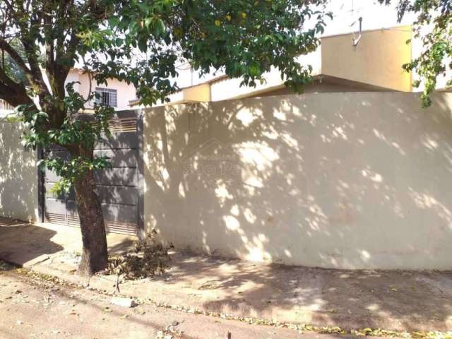 Casa com 3 quartos à venda na Avenida Antonio Géa Bernar, 667, Vila Bela Vista, Araraquara, 106 m2 por R$ 280.000