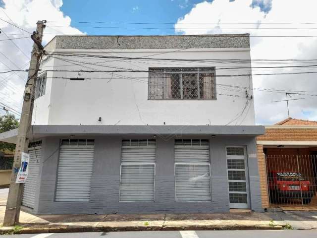 Casa com 3 quartos para alugar na Avenida Barroso, 1082, Centro, Araraquara, 107 m2 por R$ 1.100