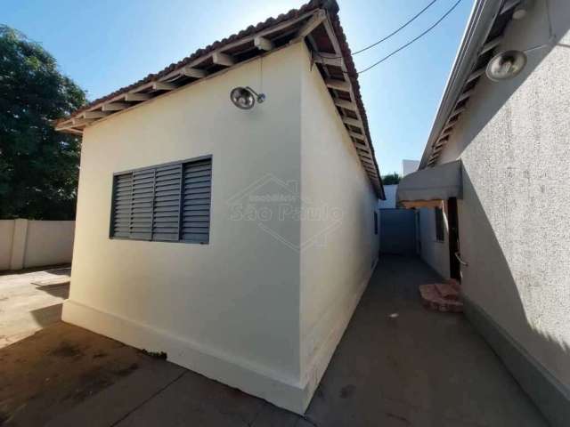 Casa com 2 quartos para alugar na Rua Comendador Pedro Morganti, 2202, Centro, Araraquara, 181 m2 por R$ 850