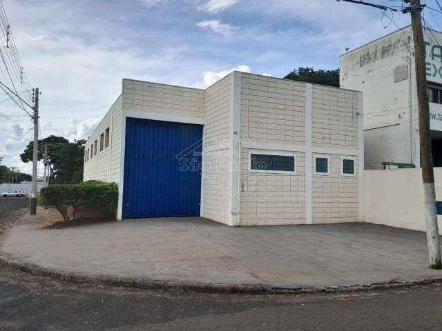 Barracão / Galpão / Depósito com 1 sala à venda na Avenida André Onofre, 62, Vila Guaianazes, Araraquara, 219 m2 por R$ 510.000