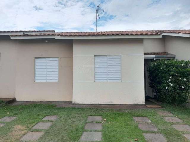 Casa em condomínio fechado com 2 quartos para alugar na Avenida Alberto Santos Dumont, 1121, Jardim Residencial Água Branca, Araraquara, 76 m2 por R$ 1.000