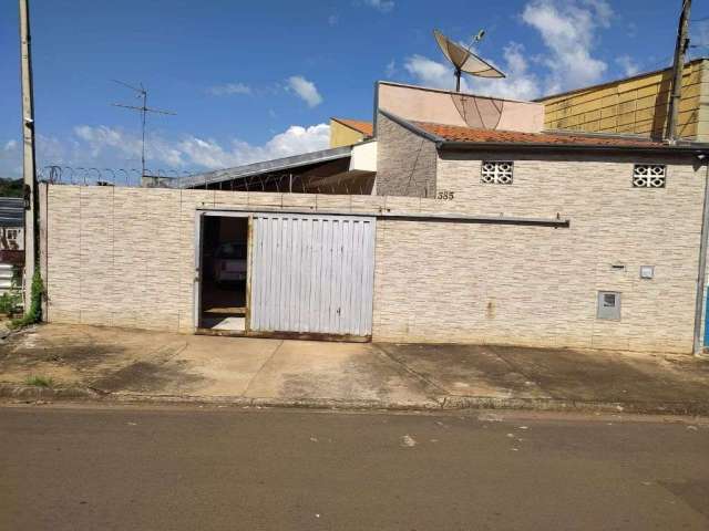 Casa com 3 quartos à venda na Avenida Prof. Dr. Joel C. Rosa Martins, 385, Jardim Santa Lúcia, Araraquara, 134 m2 por R$ 240.000