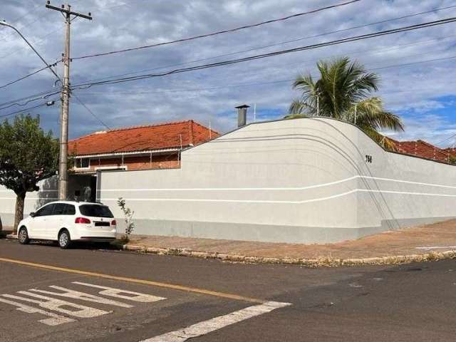 Casa com 3 quartos à venda na Rua Domingos Barbieri, 756, Vila Harmonia, Araraquara, 252 m2 por R$ 750.000