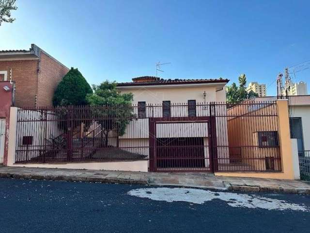 Casa com 3 quartos à venda na Avenida Mário Ybarra de Almeida, 154, Centro, Araraquara, 198 m2 por R$ 580.000