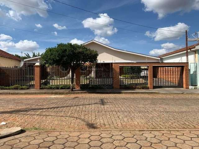 Casa com 3 quartos à venda na Rua Princesa Izabel, 718, Vila Xavier (Vila Xavier), Araraquara, 425 m2 por R$ 1.130.000