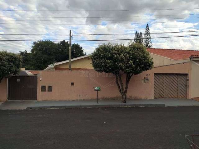 Casa com 5 quartos à venda na Avenida Santa Catarina, 312, Jardim Brasil (Vila Xavier), Araraquara, 213 m2 por R$ 450.000