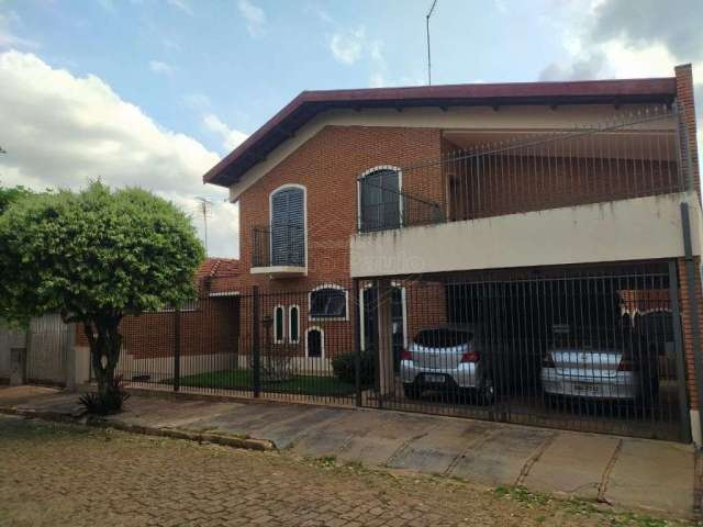 Casa com 4 quartos à venda na Rua Guarani, 178, Vila Furlan, Araraquara, 407 m2 por R$ 890.000