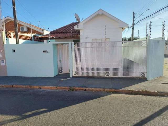 Casa com 3 quartos à venda na Rua João Gurgel, 1071, Centro, Araraquara, 131 m2 por R$ 450.000