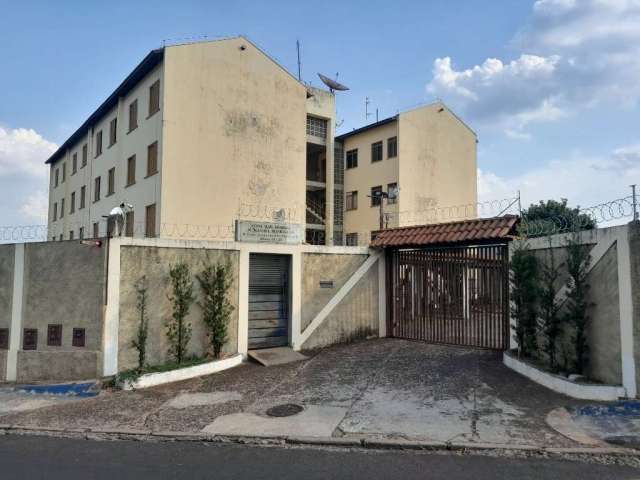 Apartamento com 2 quartos para alugar na Rua Pastor Antonio da Silva Cortes, 35, Jardim Europa (Vila Xavier), Araraquara, 45 m2 por R$ 580