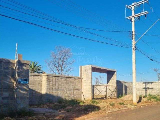 Terreno comercial para alugar na Avenida Clorivaldo Goldoni, 377, Parque Planalto, Araraquara por R$ 6.500