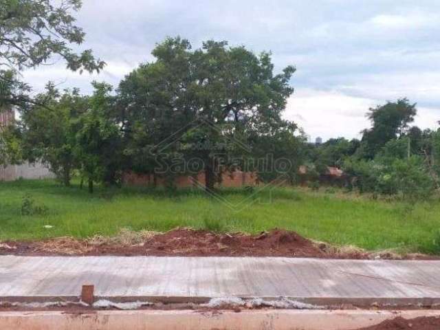 Terreno à venda na Avenida Sílvio Cruz, Cidade Jardim, Araraquara por R$ 150.000